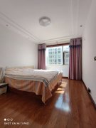 土地局家属楼秀峰阁小区电梯149.53平三室两卫71.8万