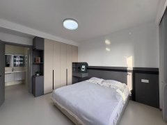 海泰庄园一期电梯好楼层112.56平送草房三室时尚57.8万