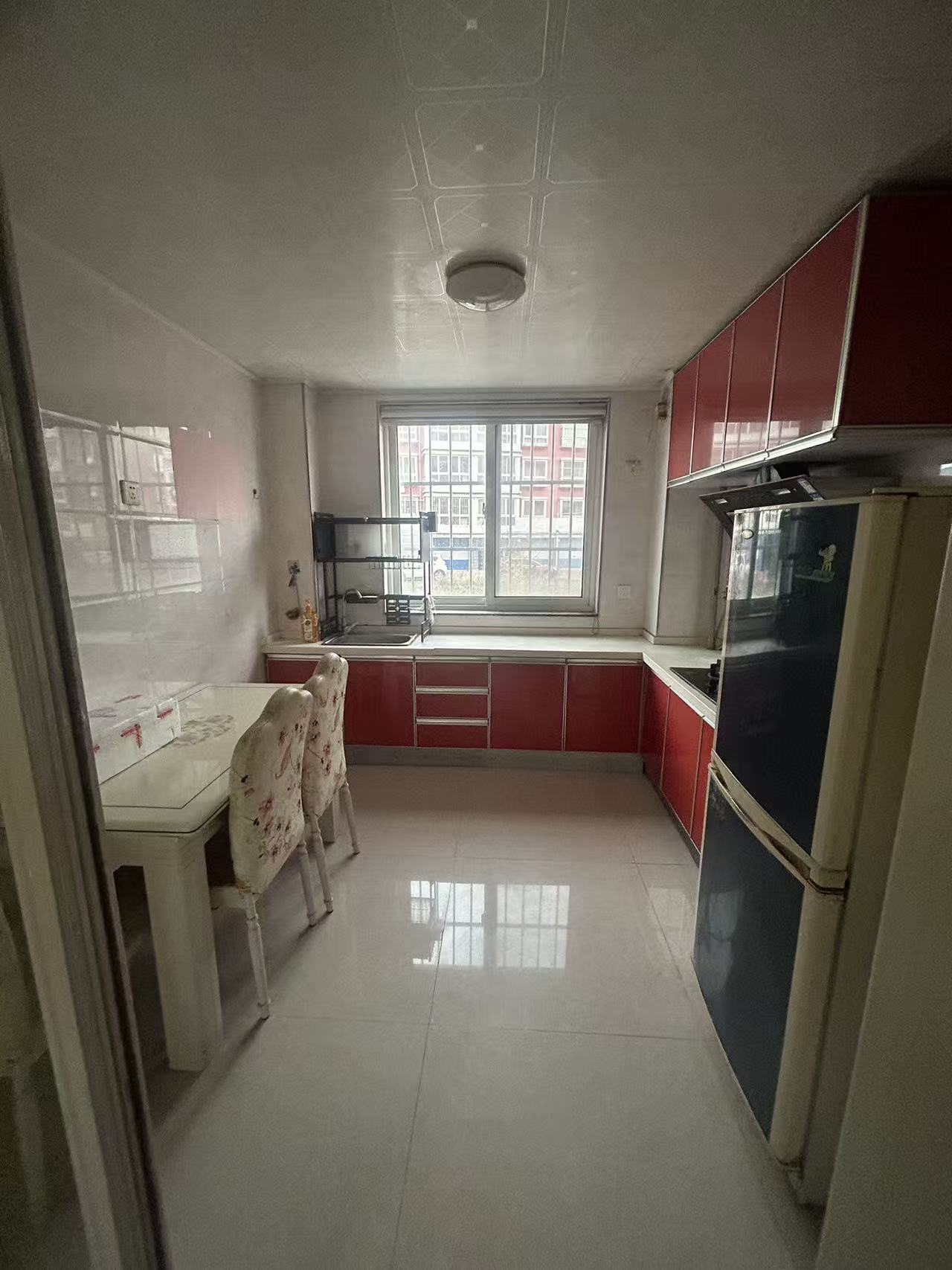 @明鑫花园二期出租，好楼层，800/月