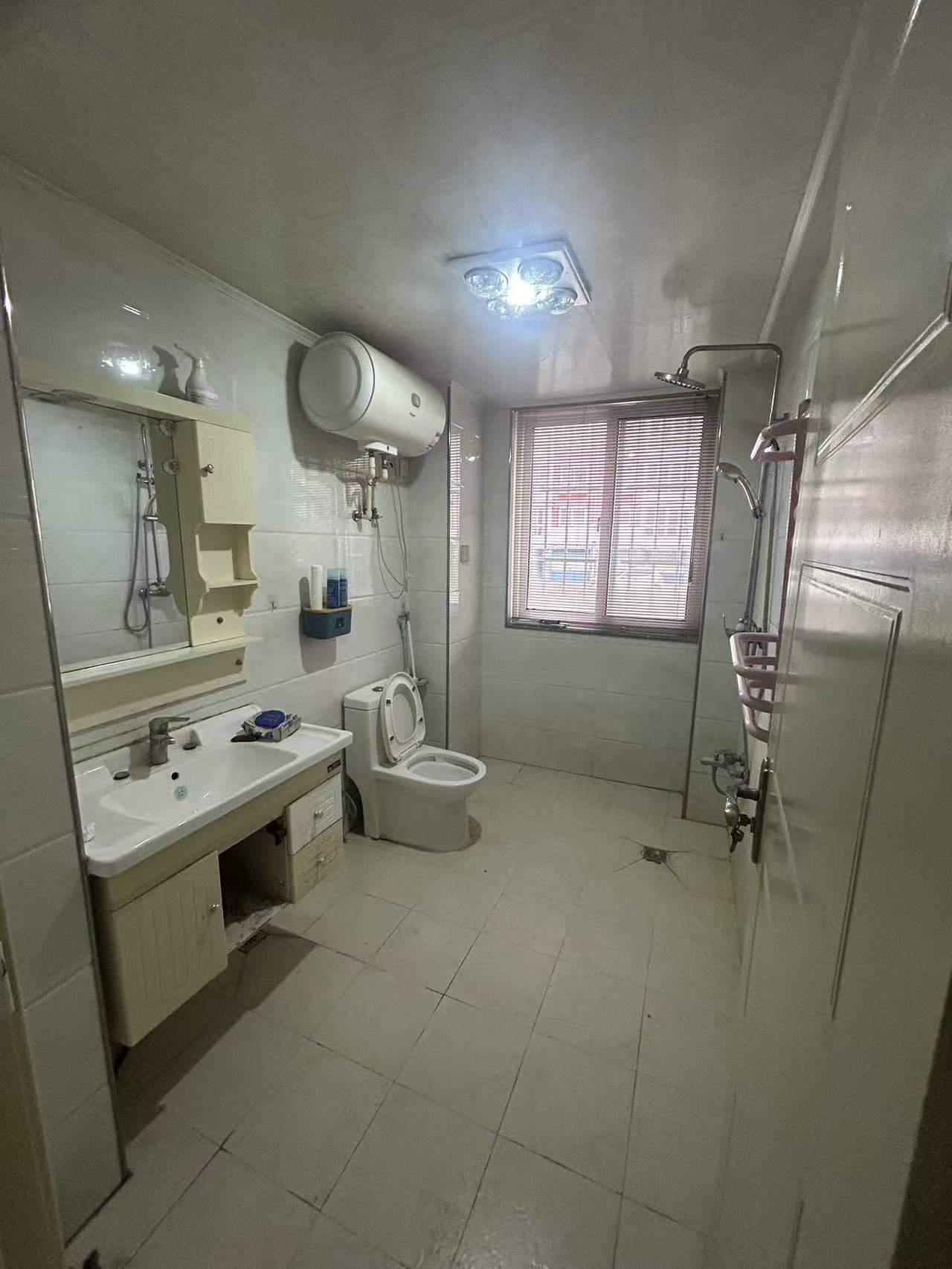 @明鑫花园二期出租，好楼层，800/月