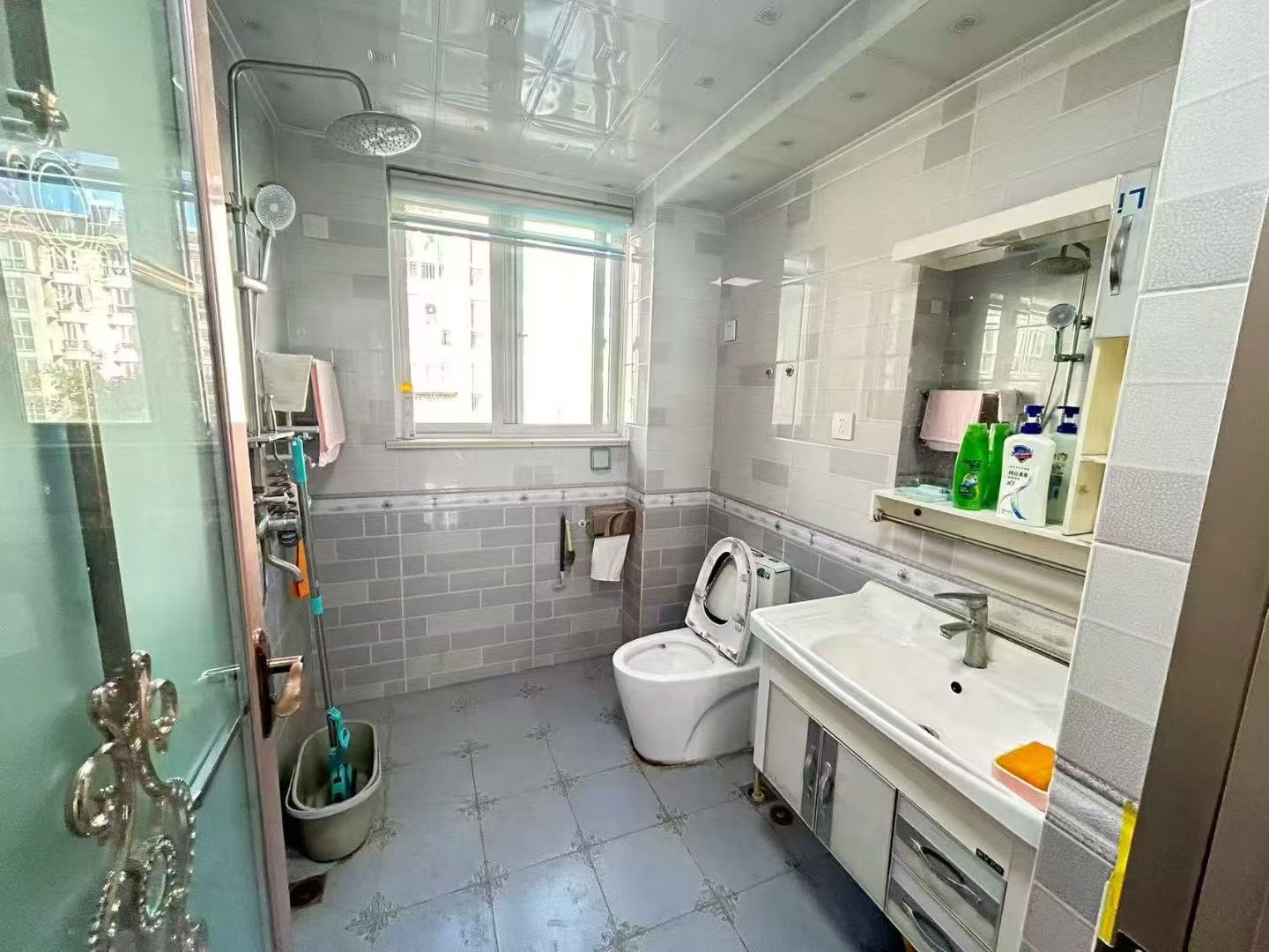 @900/月，银海绿洲，3楼