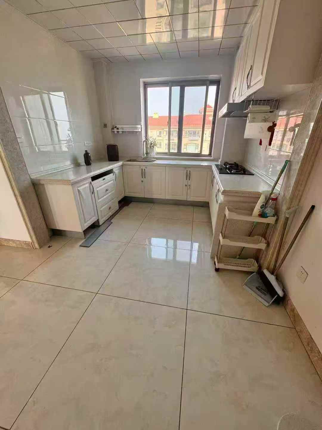 峰山御景电梯11楼带阁楼110.38平方三室两卫婚房53.8 峰山御景电梯11楼带阁楼110.38平方三室两卫婚房53.8