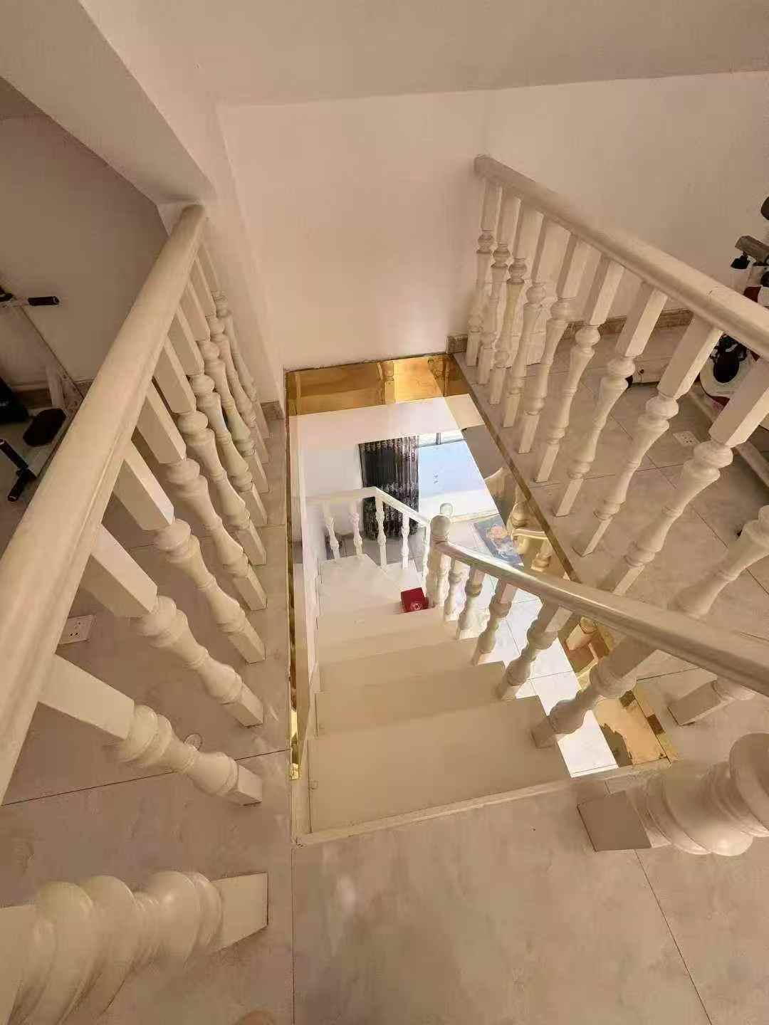 峰山御景电梯11楼带阁楼110.38平方三室两卫婚房53.8 峰山御景电梯11楼带阁楼110.38平方三室两卫婚房53.8