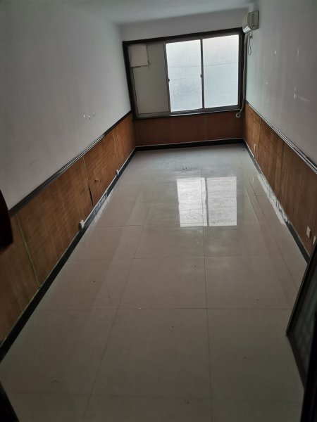 7天连锁酒店楼下的临街门市房出租