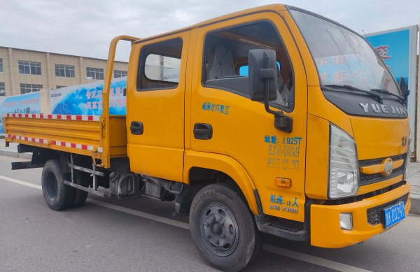 近2018年国五柴油3米3斗大双排依维柯 近2018年国五柴油3米3斗大双排依维柯