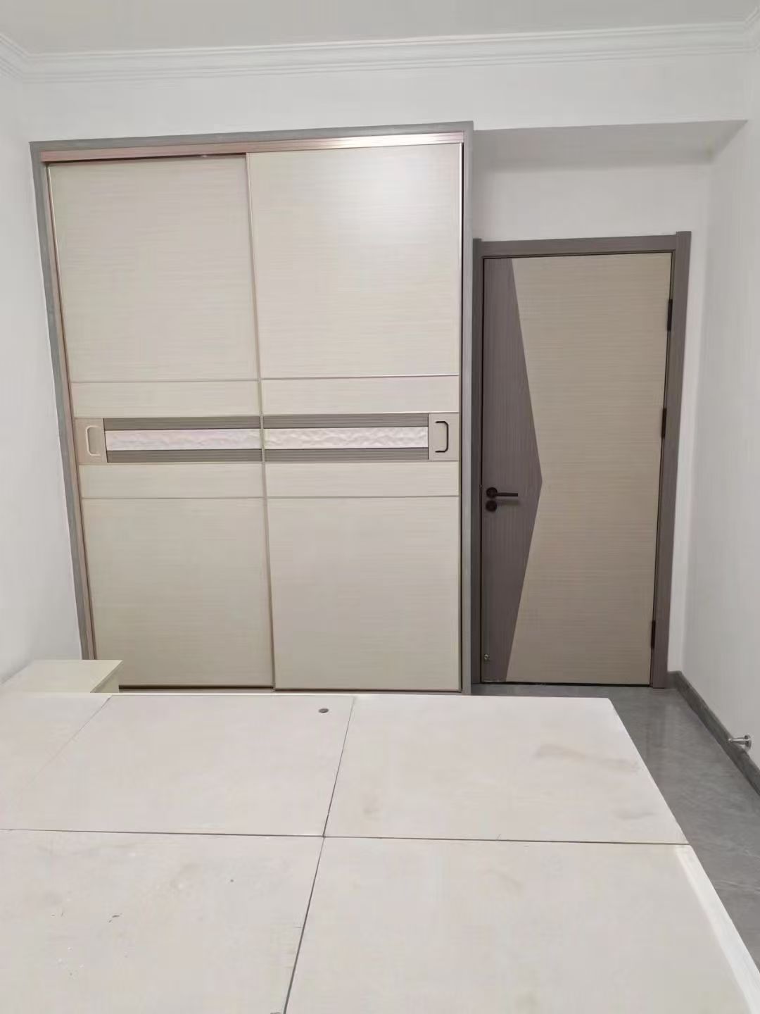 名典居阁楼两室精装修900