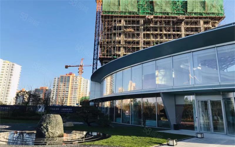 商铺诚心出租出售，地段好，客群多