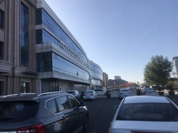 商铺诚心出租出售，地段好，客群多