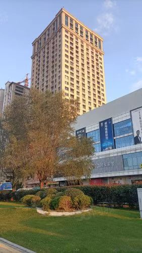 商铺诚心出租出售，地段好，客群多