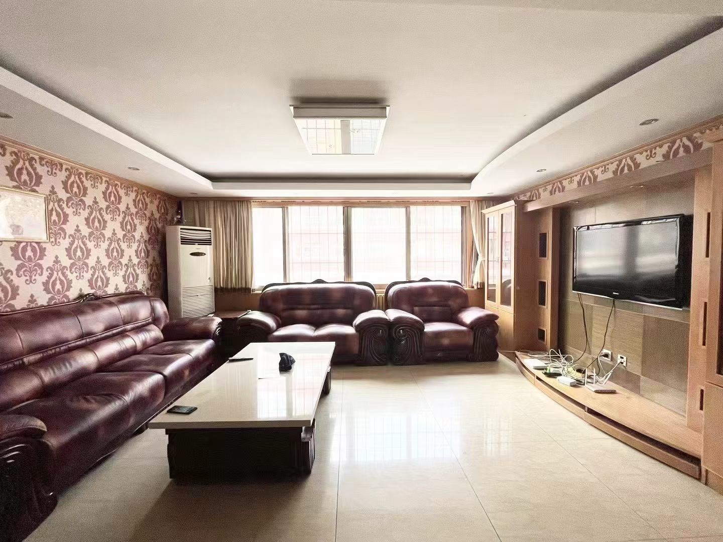 @市里天福路，160平，出租:1500