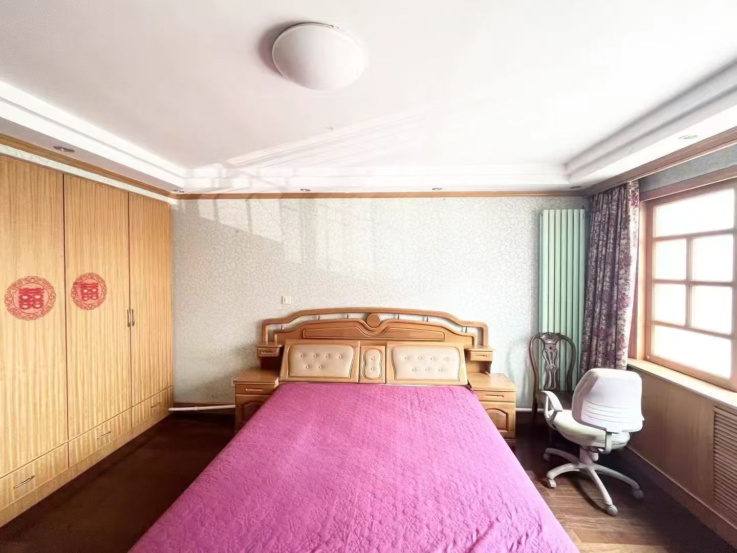 石马街南天福社区一楼160平三室两卫家具家电齐全1500元