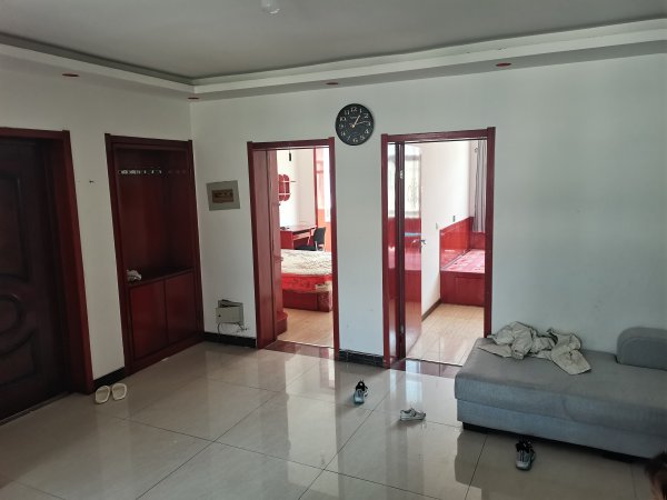 实验中学**房利民街29号楼