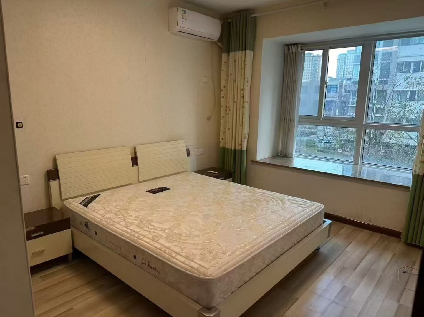 @1800/月，中央龙湾，3室