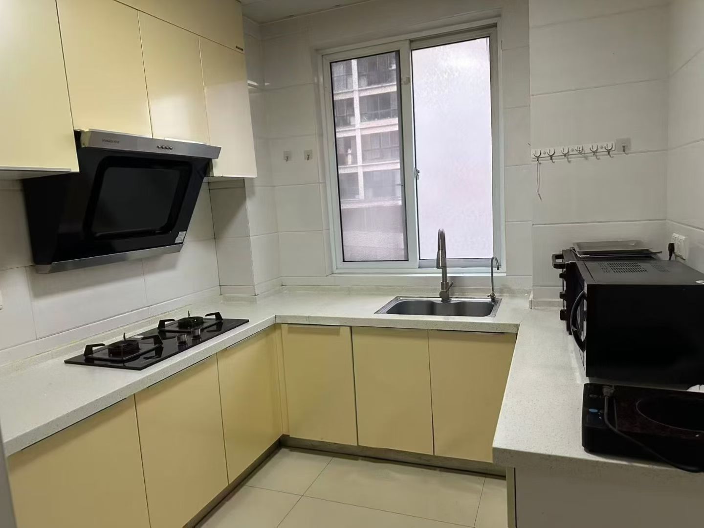 @1800/月，中央龙湾，3室