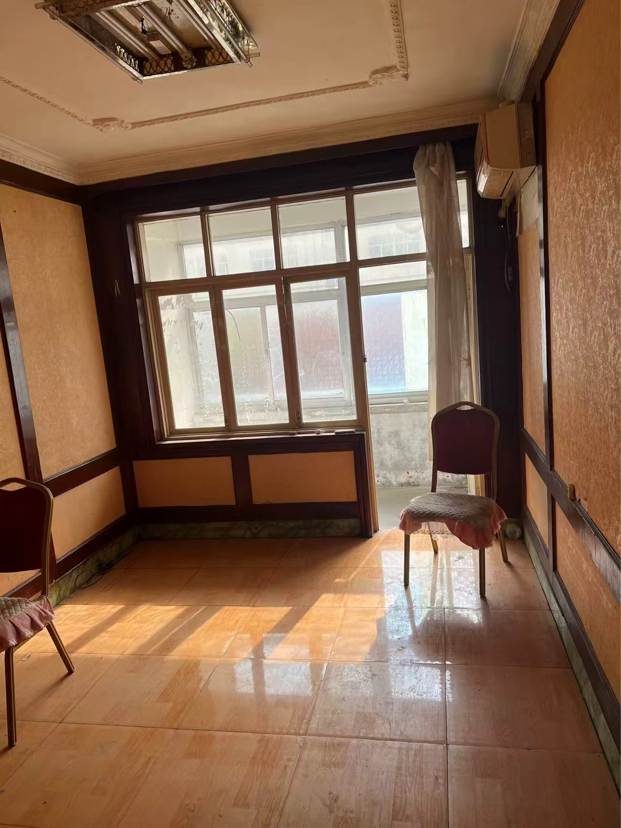 文登北宫美食街二楼 吉房出租