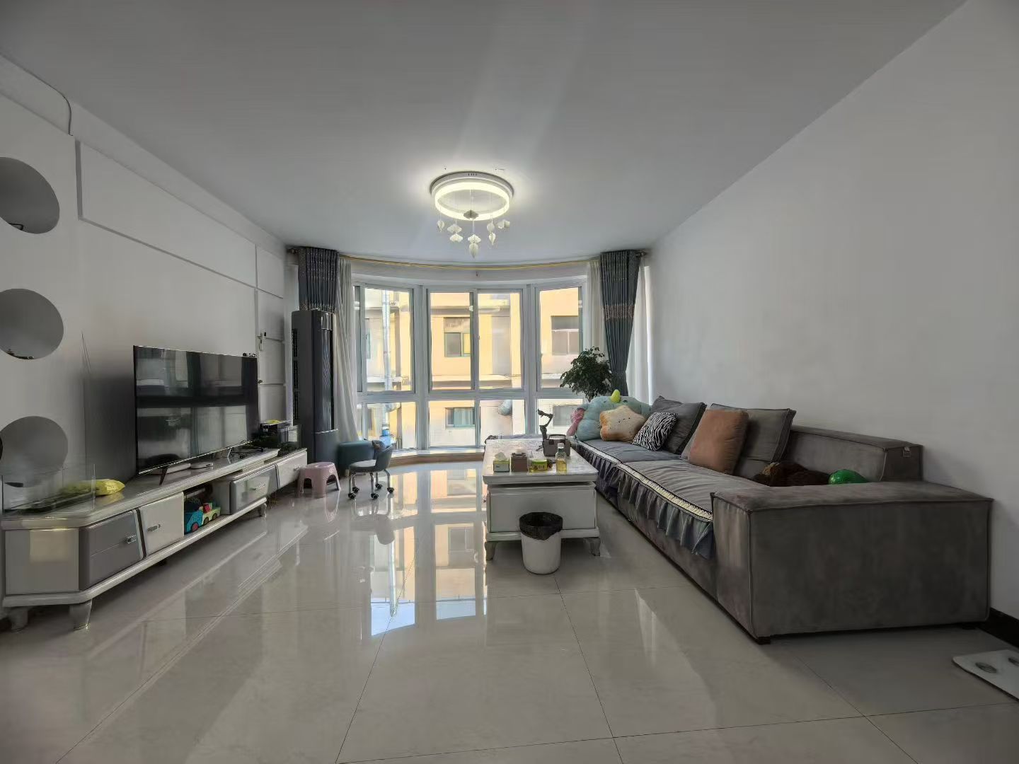 银海绿洲龙溪苑住人一楼东边户139.71平三室两卫45.8万 银海绿洲龙溪苑住人一楼东边户139.71平三室两卫45.8万