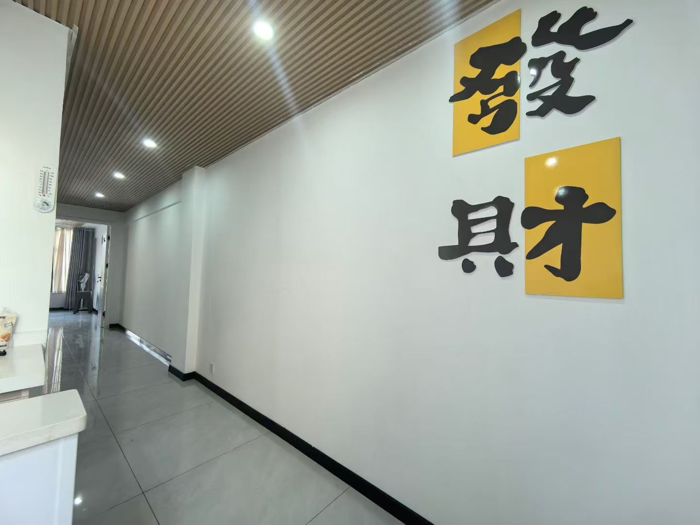 银海绿洲门市房上下一共112平有地暖 有房证45.8万 银海绿洲门市房上下一共112平有地暖 有房证45.8万