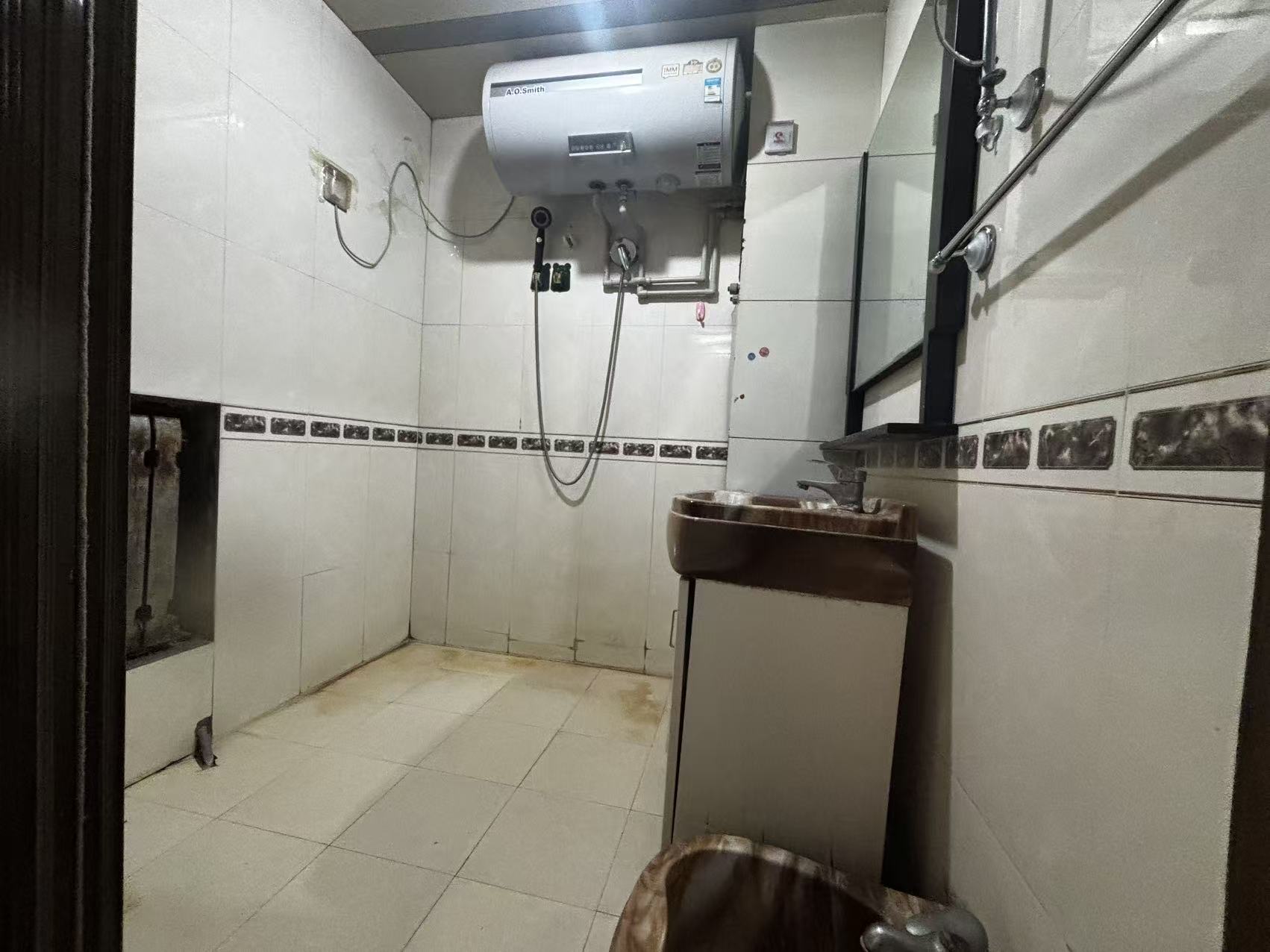 @出租:阳光小区900/月