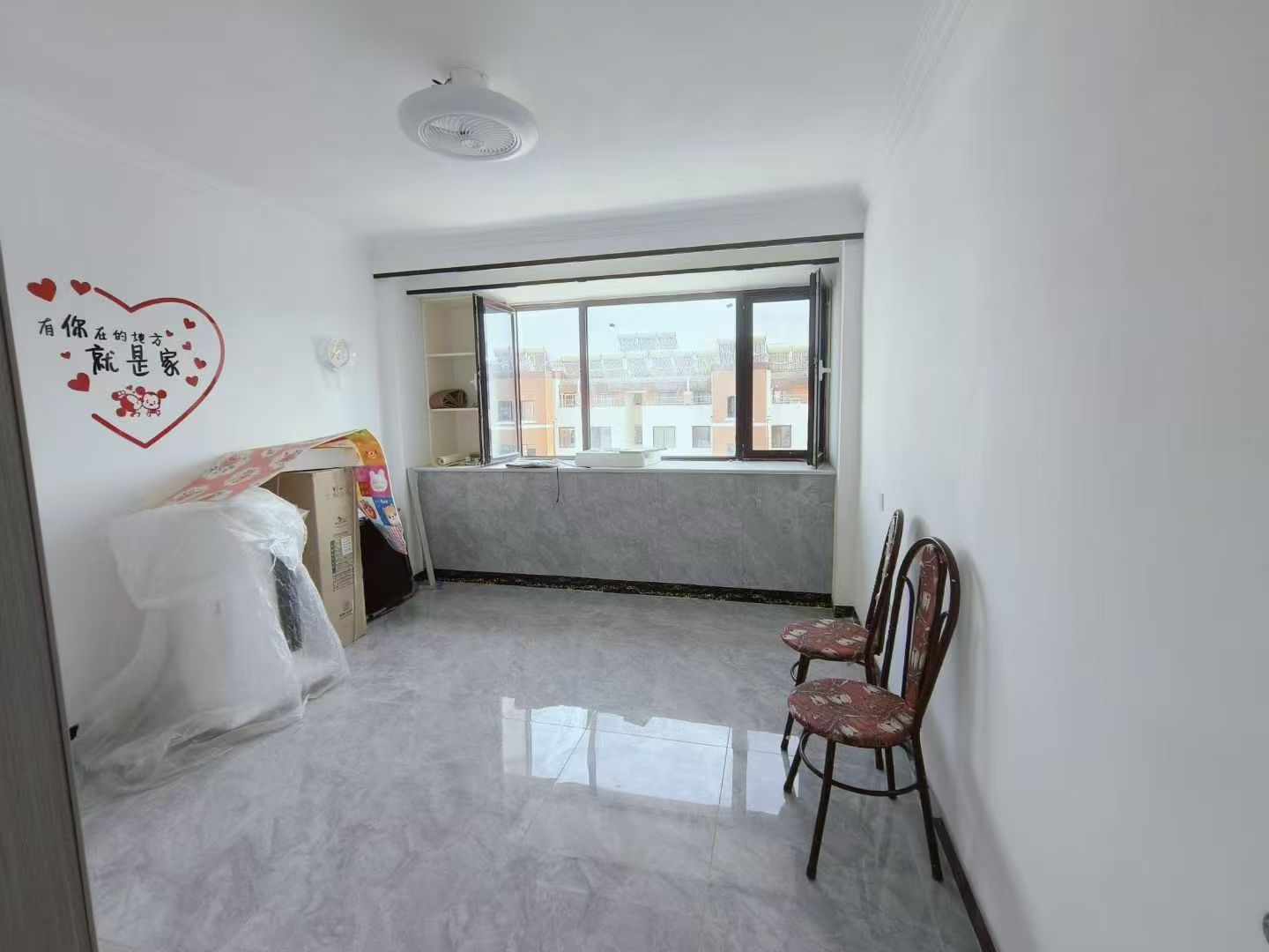 金色年华三期多层顶加阁103.3平四室33.8万 金色年华三期多层顶加阁103.3平四室33.8万