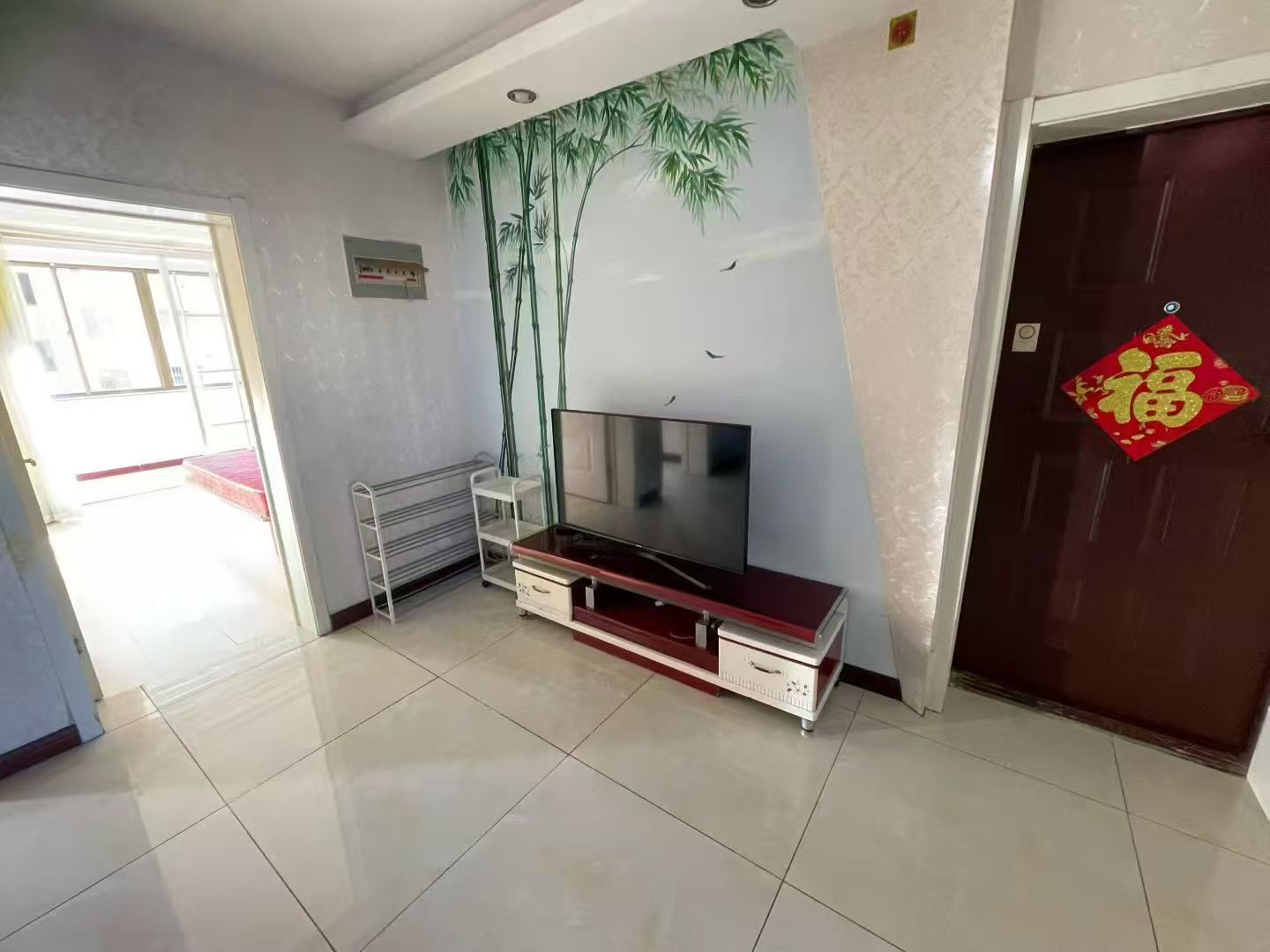 出租昆俞新城二楼两室家电齐全长租900短租1000