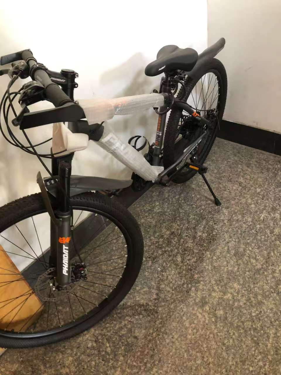 全新凤凰山地车