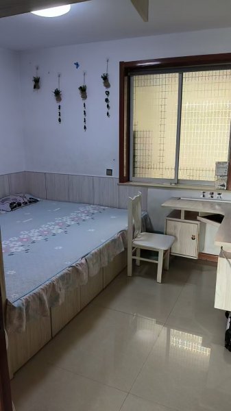 @出租1000/月，水榭花都电梯2室!