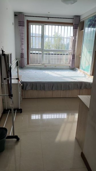 @出租1000/月，水榭花都电梯2室!