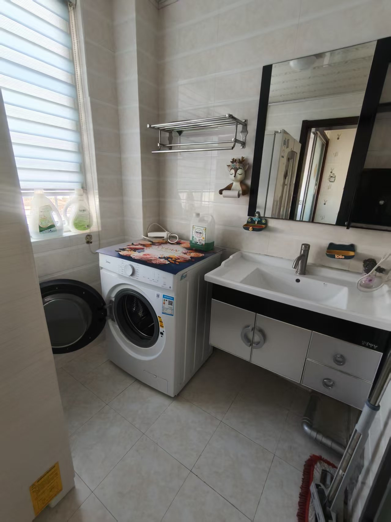 @出租:1100/月，文峰花园，3室