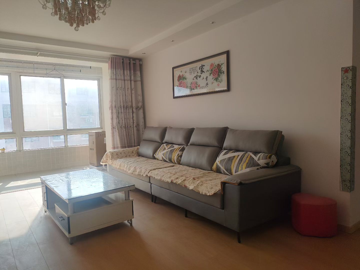 @1100/月，樱花时尚，3楼，3室2卫!