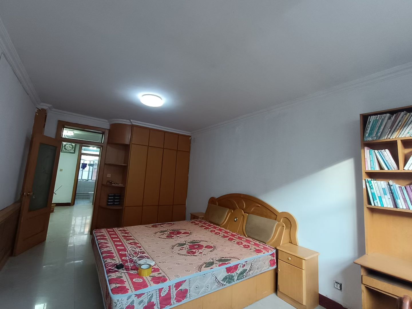 @出租:800/月，实验身后一楼带院!