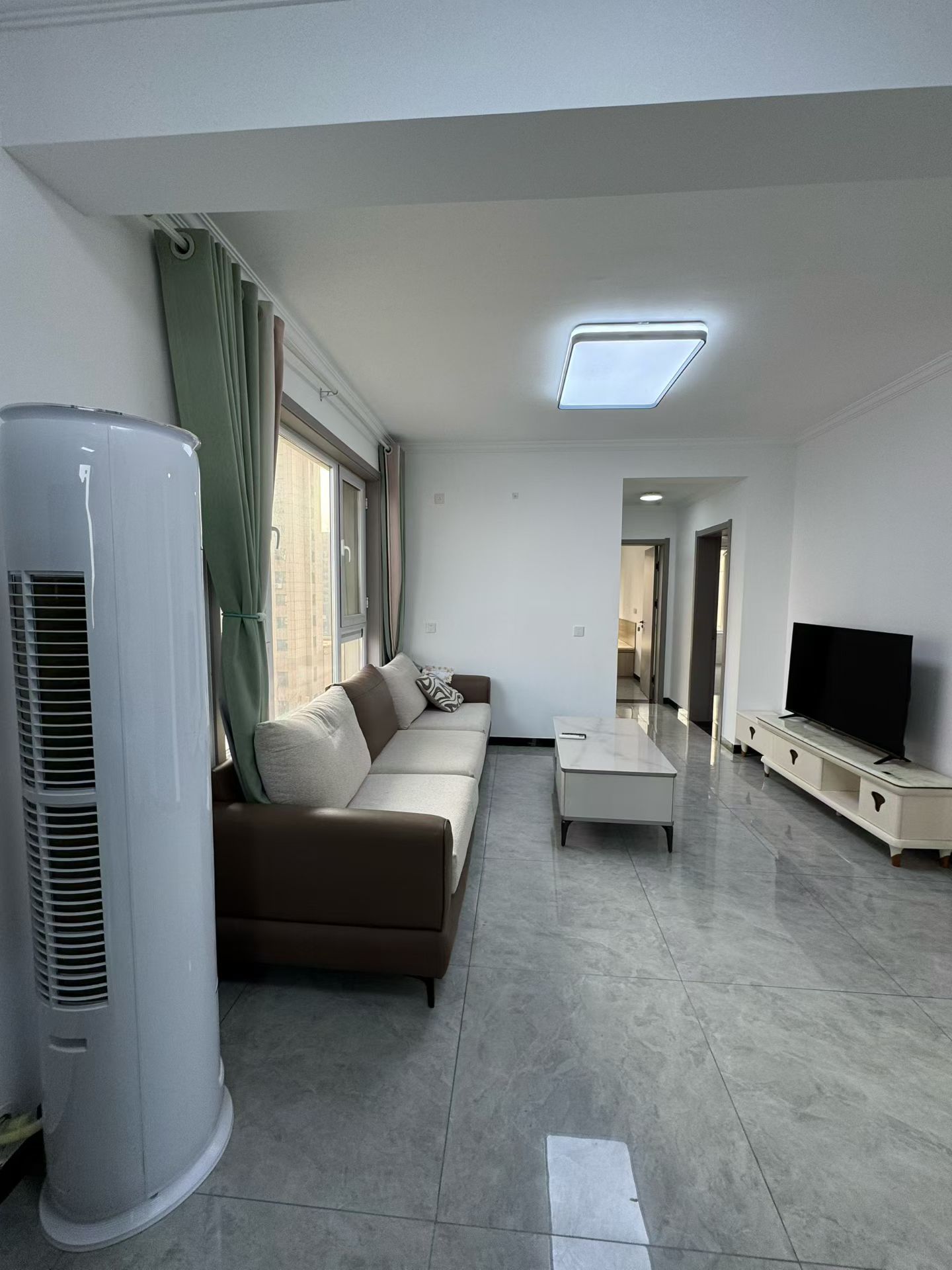 @出租:1400，宇程阳光，电梯精装3室!