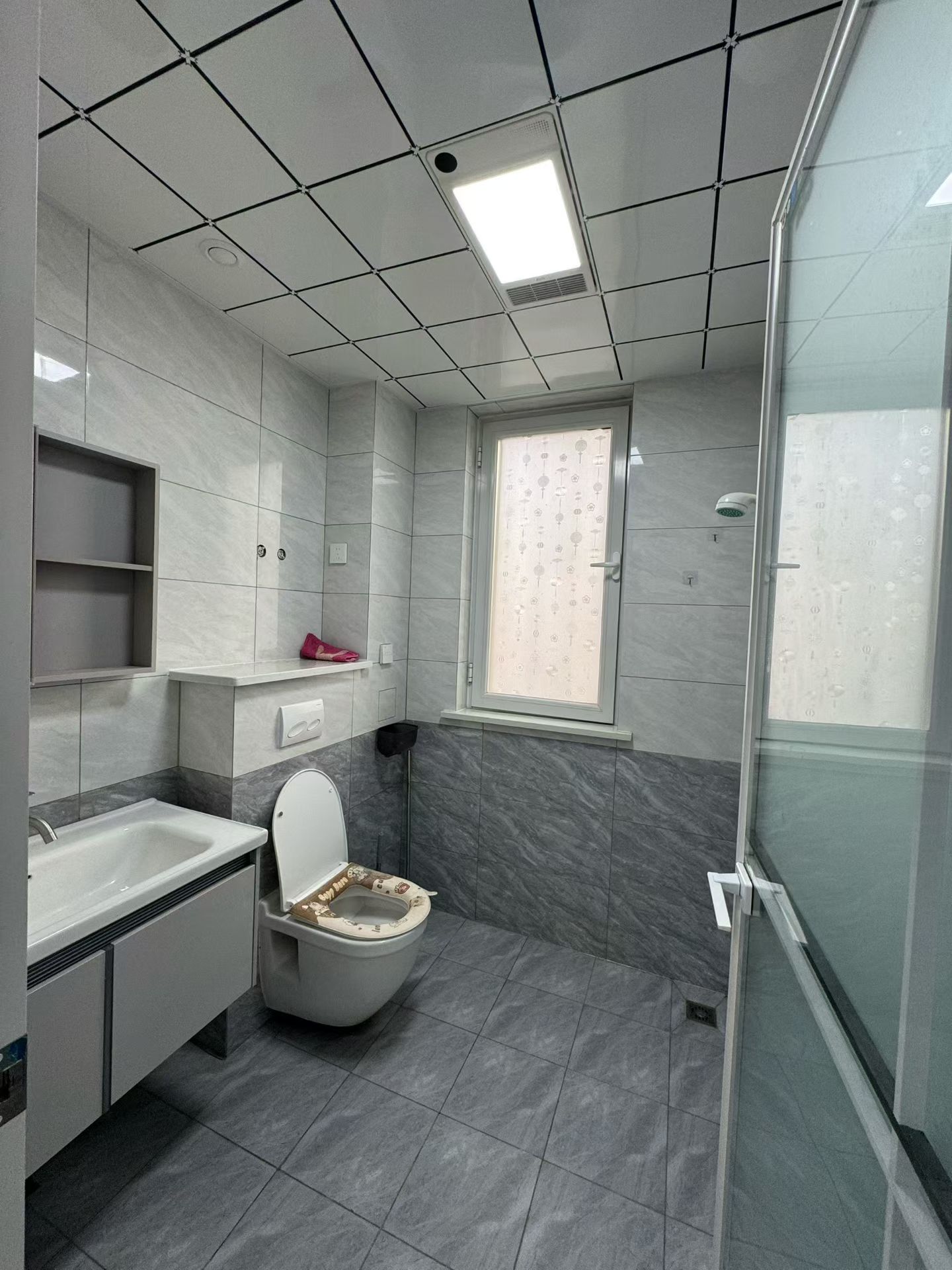 @出租:1400，宇程阳光，电梯精装3室!