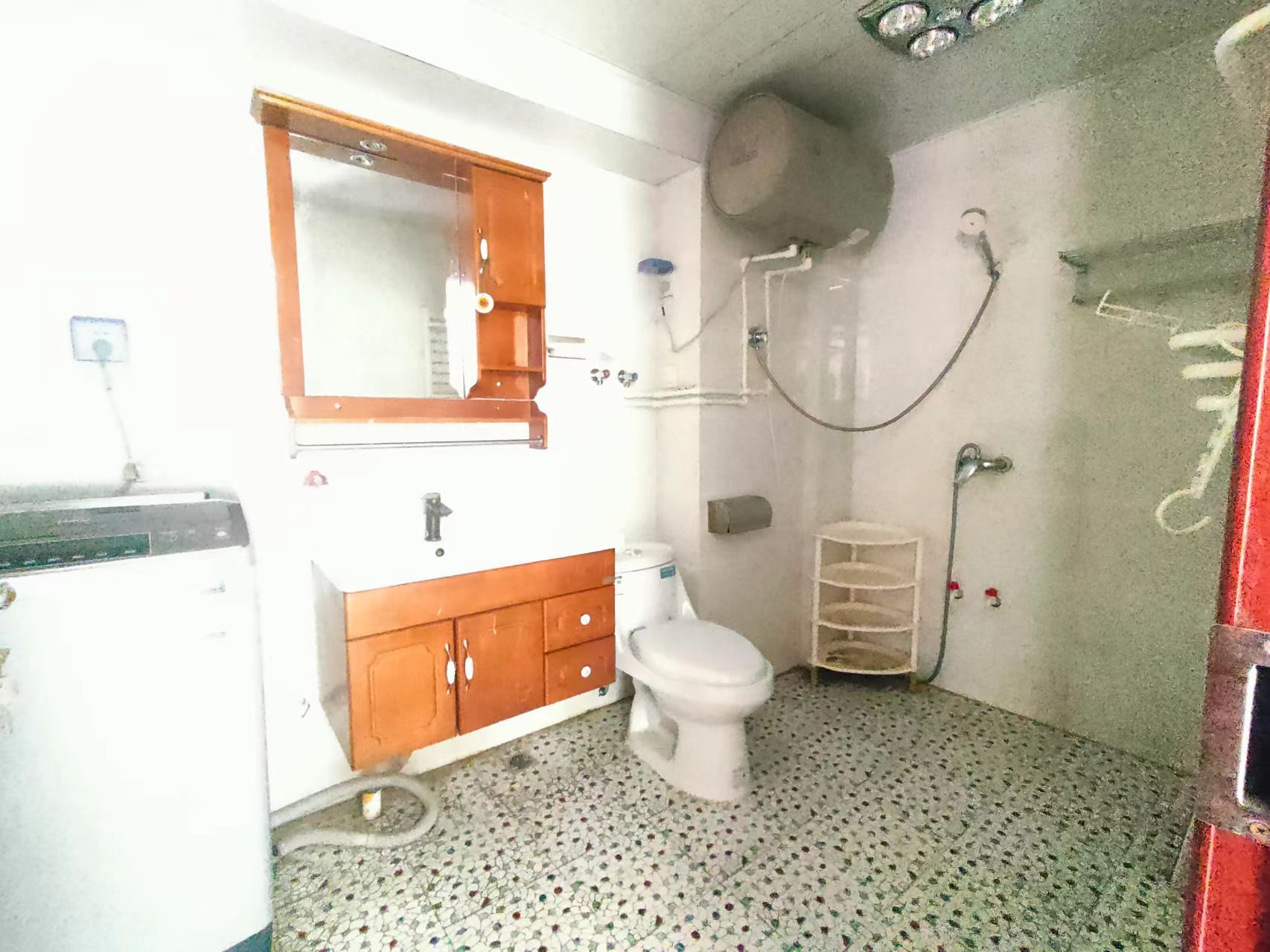 @出租:泰浩华居,3楼,900/月 @出租:泰浩华居,3楼,900/月