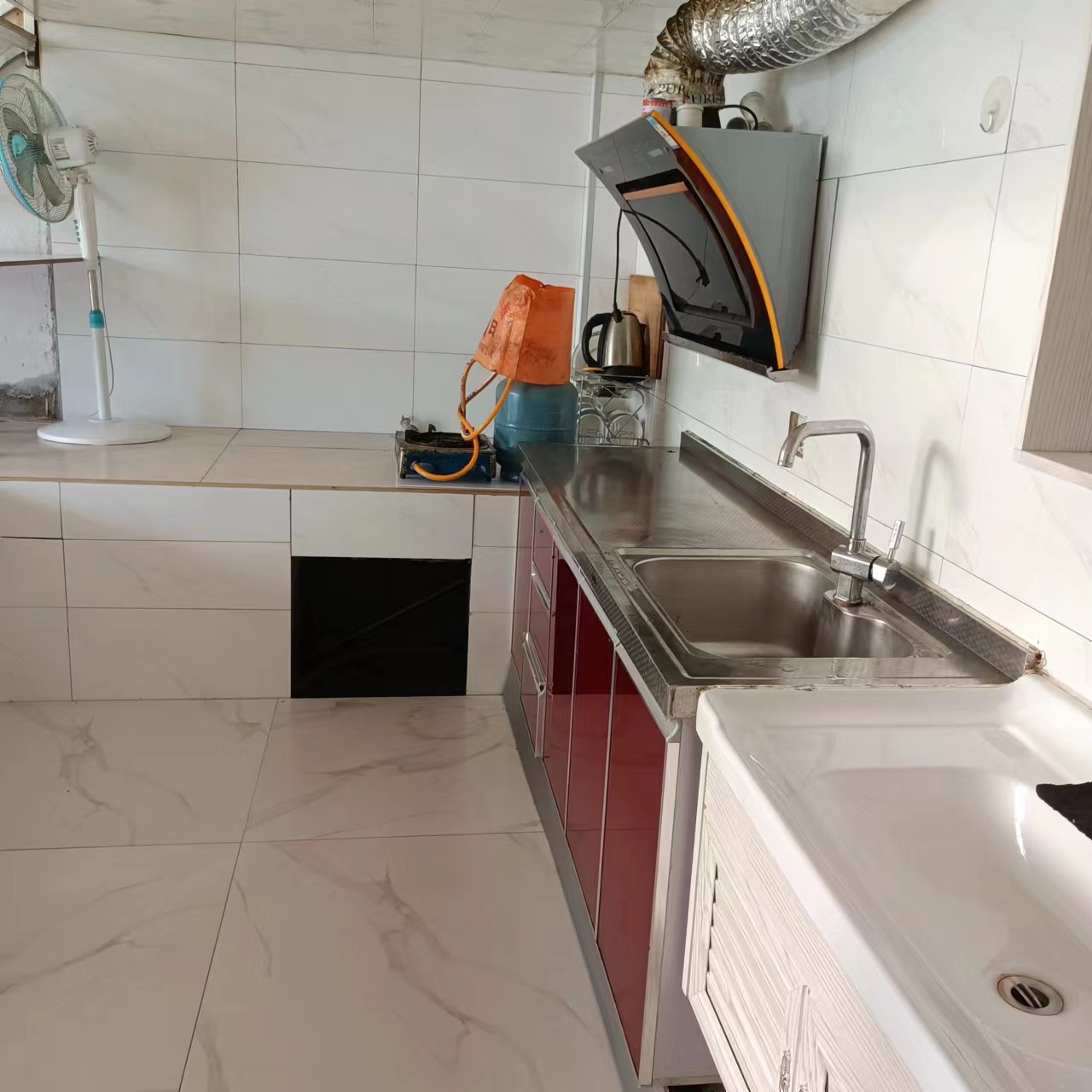 出租：文登开发区玫瑰公寓一楼（年租金5500元）