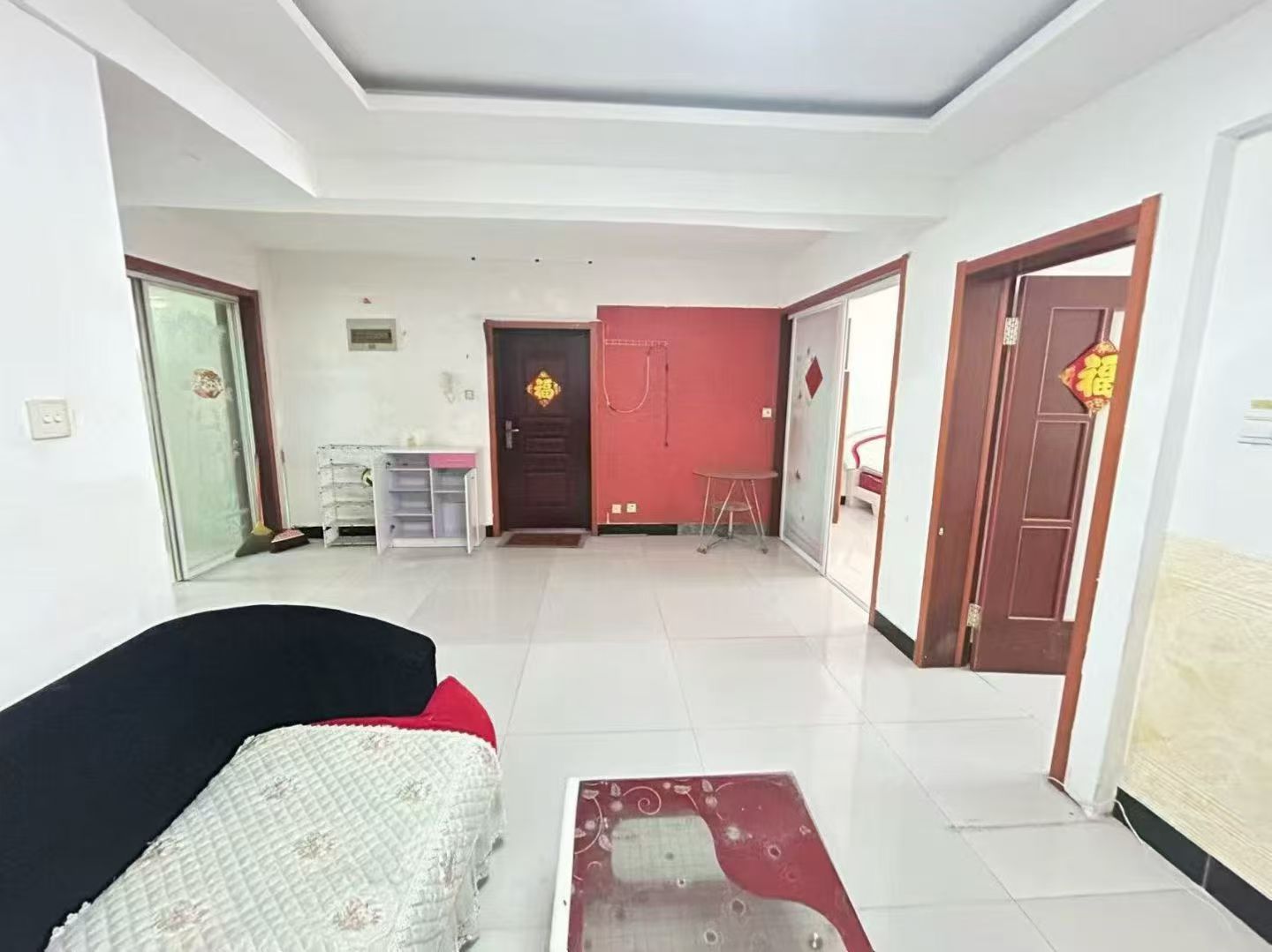 龙珠康城贴地一楼三室拎包入住 1000/