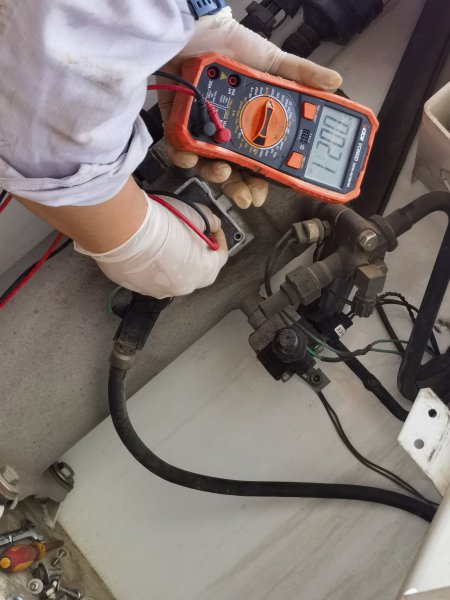 专业电工服务，从家里到店里到厂里，**“电”事都能办！