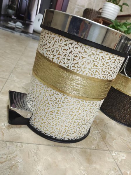 美佳信全新金色祥云欧式脚踏垃圾桶