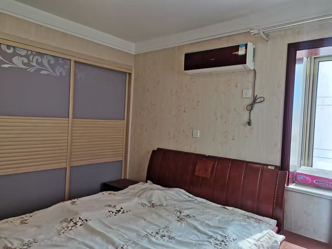 御临华府三室两卫纯实木中式装修1600/月