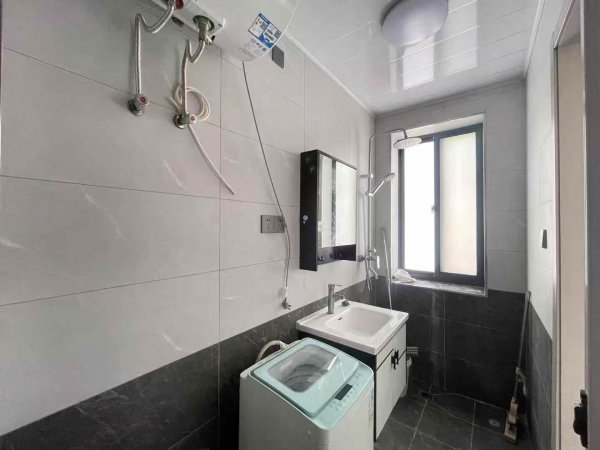 @900/月，老一中，路南2室