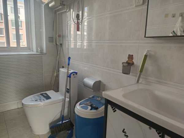 @1100/月，樱花时尚，3室2卫