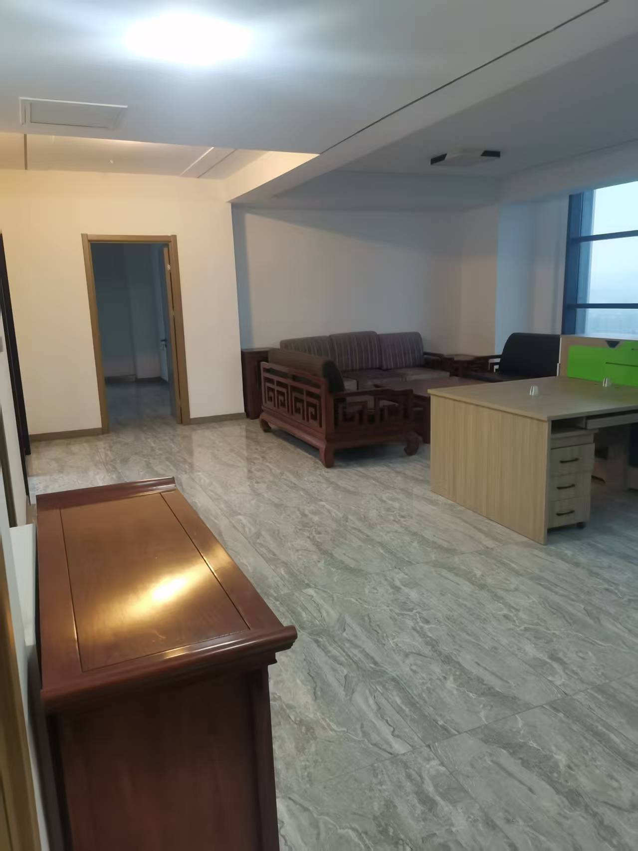 人和国际的办公公寓出租，大小平方随你选