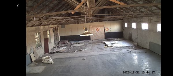 义乌东有仓库出租，大约300平，可分割，出入车装卸货方便，有