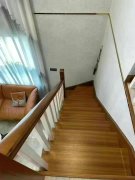 新一中旁上海豪庭复式147平四室两卫豪华装修96.8万