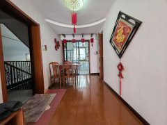 龙珠康城框架一楼三室106.79平实木家居39.8万