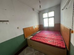 河南水产附近紧邻爬山街贴地二楼70平15.8万