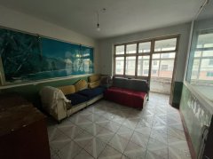 河南水产附近紧邻爬山街贴地二楼70平15.8万