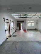 一实小道南一楼带院116平大院子南开门35万