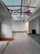 一实小道南一楼带院116平大院子南开门35万