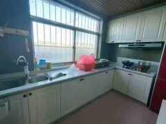 不爱爬楼梯的房南山街贴地一楼82平方三室17.8万