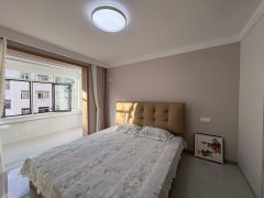 金地街四室精装修120.57平二楼37万